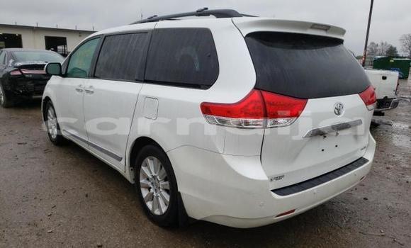 Buy Used Toyota Sienna Silver Car in Katsina in Katsina