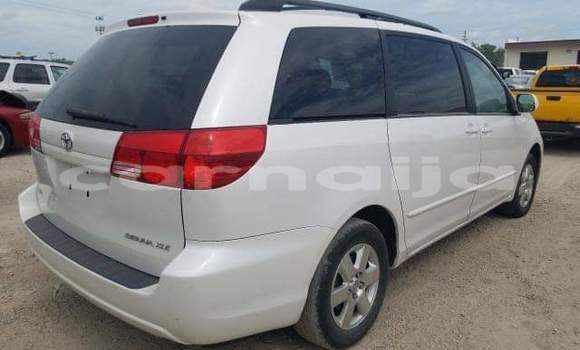 Buy Import Toyota Sienna White Car in Daura in Katsina