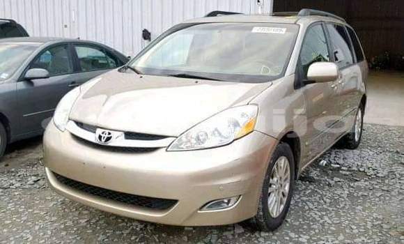 Buy Import Toyota Sienna Other Car in Daura in Katsina Buy Import Toyota Sienna Other Car in Daura in Katsina