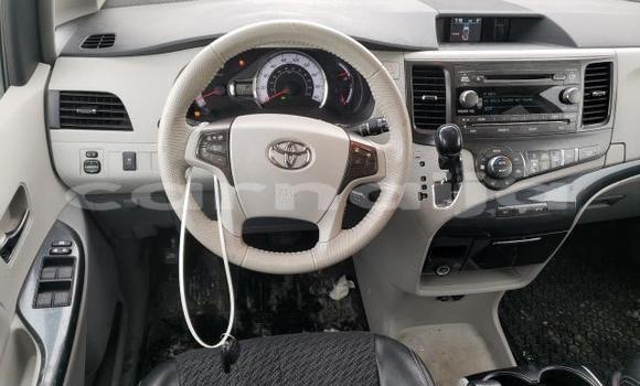 Acheter Occasion Voiture Toyota Sienna Gris à Kachia, Kaduna Acheter Occasion Voiture Toyota Sienna Gris à Kachia, Kaduna