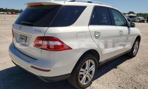 Acheter Neuf Voiture Mercedes-Benz ML–Class Blanc à Abeokuta, État d'Ogun Acheter Neuf Voiture Mercedes-Benz ML–Class Blanc à Abeokuta, État d'Ogun