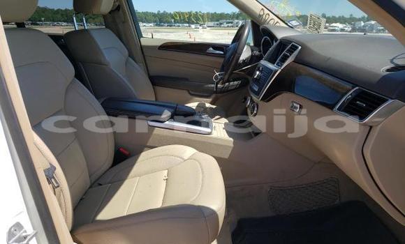 Acheter Neuf Voiture Mercedes-Benz ML–Class Blanc à Abeokuta, État d'Ogun Acheter Neuf Voiture Mercedes-Benz ML–Class Blanc à Abeokuta, État d'Ogun