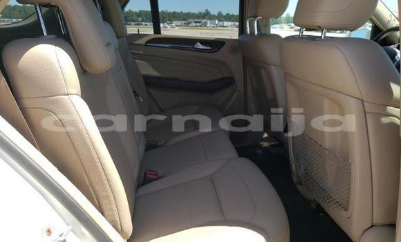 Acheter Neuf Voiture Mercedes-Benz ML–Class Blanc à Abeokuta, État d'Ogun Acheter Neuf Voiture Mercedes-Benz ML–Class Blanc à Abeokuta, État d'Ogun