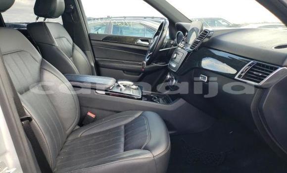 Acheter Neuf Voiture Mercedes-Benz ML–Class Gris à Abeokuta, État d'Ogun Acheter Neuf Voiture Mercedes-Benz ML–Class Gris à Abeokuta, État d'Ogun