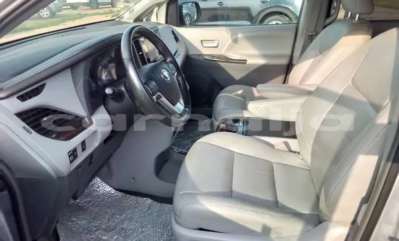 Acheter Occasion Voiture Toyota Sienna Marron à Lagos, État de Lagos Acheter Occasion Voiture Toyota Sienna Marron à Lagos, État de Lagos