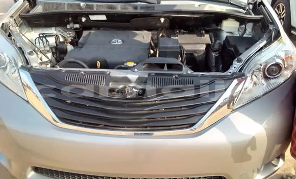 Acheter Occasion Voiture Toyota Sienna Marron à Lagos, État de Lagos Acheter Occasion Voiture Toyota Sienna Marron à Lagos, État de Lagos