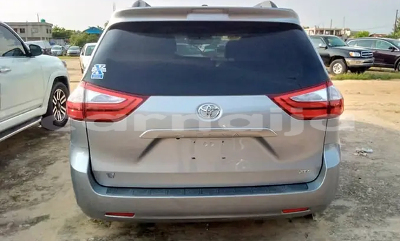 Acheter Occasion Voiture Toyota Sienna Marron à Lagos, État de Lagos Acheter Occasion Voiture Toyota Sienna Marron à Lagos, État de Lagos