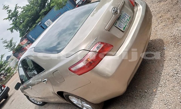 Acheter Occasion Voiture Toyota Camry Marron à Abuja, État de Lagos Acheter Occasion Voiture Toyota Camry Marron à Abuja, État de Lagos
