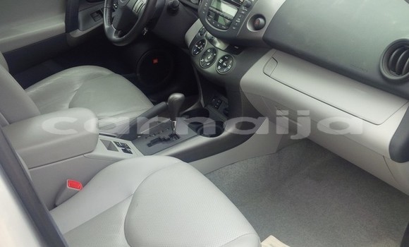 Acheter Occasion Voiture Toyota RAV4 Blanc à Badagri, Lagos Acheter Occasion Voiture Toyota RAV4 Blanc à Badagri, Lagos