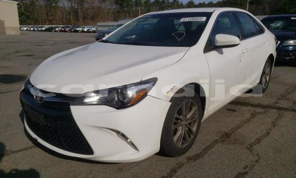 Buy New Toyota Camry White Car in Badagry in Lagos State Buy New Toyota Camry White Car in Badagry in Lagos State