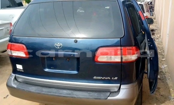 Acheter Occasion Voiture Toyota Sienna Bleu à Afikpo, État d'Ebonyi