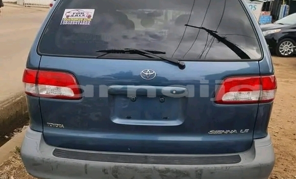 Buy Used Toyota Sienna Blue Car in Arochukwu in Abia State