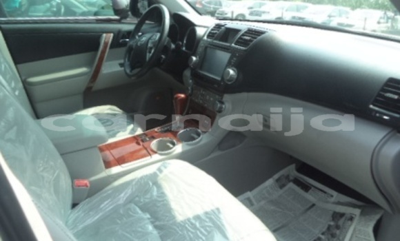 Buy Used Toyota Highlander Silver Car in Ibadan in Oyo State Buy Used Toyota Highlander Silver Car in Ibadan in Oyo State