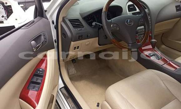 Buy Used Lexus ES White Car in Eket in Akwa Ibom State Buy Used Lexus ES White Car in Eket in Akwa Ibom State