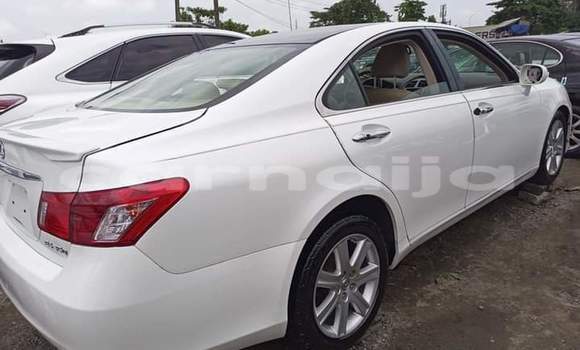 Buy Used Lexus ES White Car in Eket in Akwa Ibom State Buy Used Lexus ES White Car in Eket in Akwa Ibom State