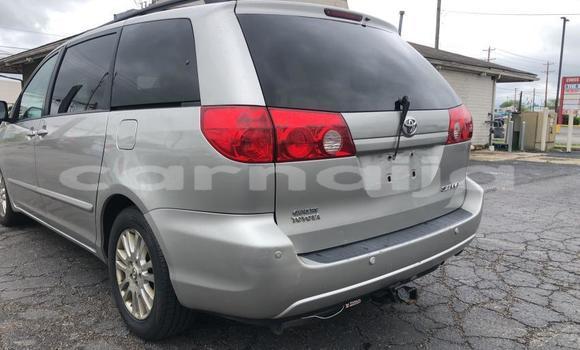 Buy New Toyota Sienna Silver Car in Aba in Abia State