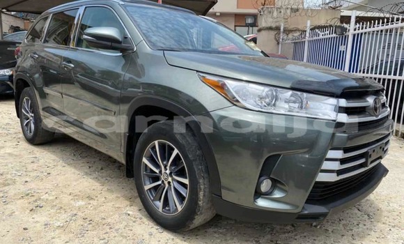 Buy Used Toyota Highlander Green Car in Aba in Abia State Buy Used Toyota Highlander Green Car in Aba in Abia State