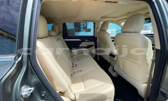 Buy Used Toyota Highlander Green Car in Aba in Abia State Buy Used Toyota Highlander Green Car in Aba in Abia State