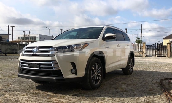 Buy Used Toyota Highlander White Car in Aba in Abia State Buy Used Toyota Highlander White Car in Aba in Abia State