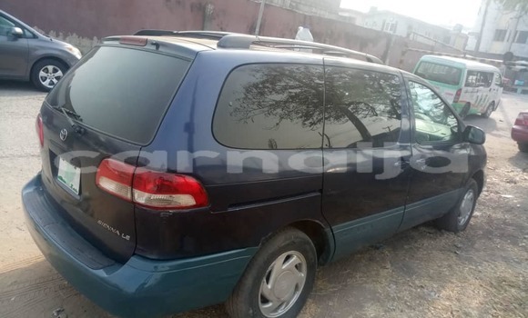 Acheter Occasion Voiture Toyota Sienna Bleu à Aba, État d'Abia Acheter Occasion Voiture Toyota Sienna Bleu à Aba, État d'Abia