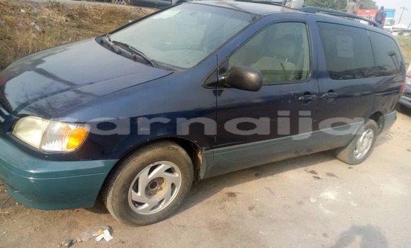 Acheter Occasion Voiture Toyota Sienna Bleu à Aba, État d'Abia Acheter Occasion Voiture Toyota Sienna Bleu à Aba, État d'Abia