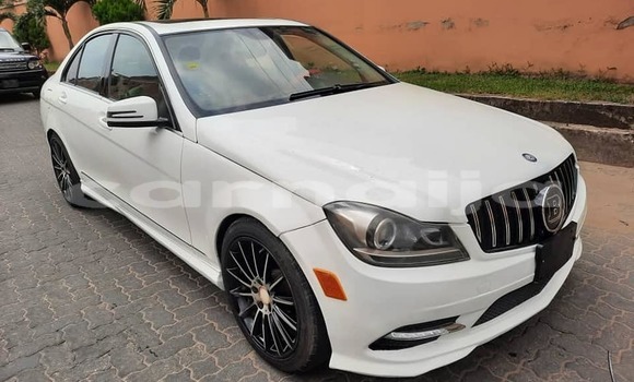 Acheter Occasion Voiture Mercedes-Benz C–Class Blanc à Aba, État d'Abia Acheter Occasion Voiture Mercedes-Benz C–Class Blanc à Aba, État d'Abia
