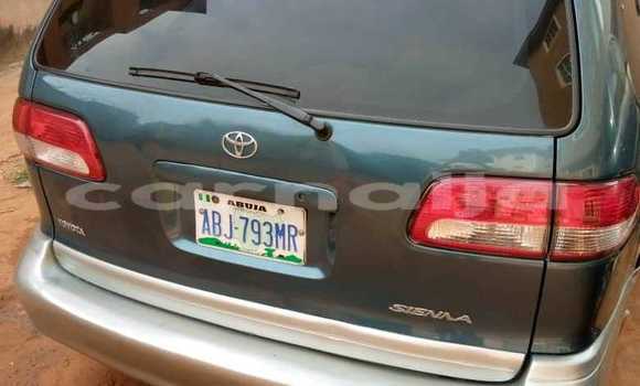 Acheter Occasion Voiture Toyota Sienna Bleu à Awka, État d'Anambra Acheter Occasion Voiture Toyota Sienna Bleu à Awka, État d'Anambra