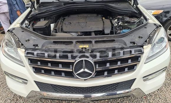 Acheter Import Voiture Mercedes-Benz ML–Class Blanc à Lagos, État de Lagos Acheter Import Voiture Mercedes-Benz ML–Class Blanc à Lagos, État de Lagos