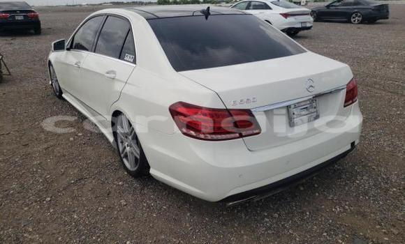Acheter Neuf Voiture Mercedes-Benz E–Class Blanc à Badagry, État de Lagos Acheter Neuf Voiture Mercedes-Benz E–Class Blanc à Badagry, État de Lagos
