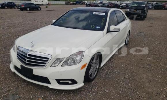 Acheter Neuf Voiture Mercedes-Benz E–Class Blanc à Badagry, État de Lagos Acheter Neuf Voiture Mercedes-Benz E–Class Blanc à Badagry, État de Lagos