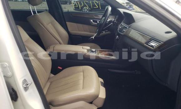 Acheter Neuf Voiture Mercedes-Benz E–Class Blanc à Badagry, État de Lagos Acheter Neuf Voiture Mercedes-Benz E–Class Blanc à Badagry, État de Lagos