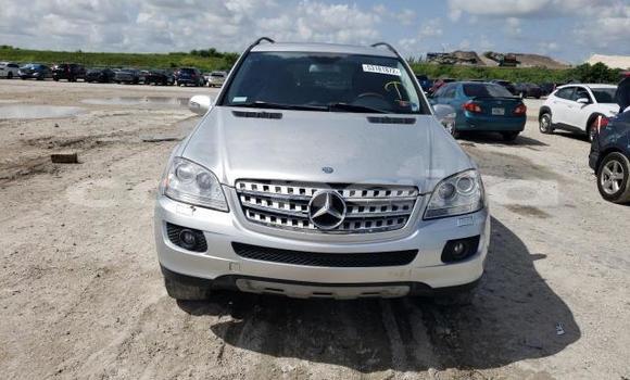 Acheter Neuf Voiture Mercedes-Benz ML–Class Gris à Badagry, État de Lagos Acheter Neuf Voiture Mercedes-Benz ML–Class Gris à Badagry, État de Lagos