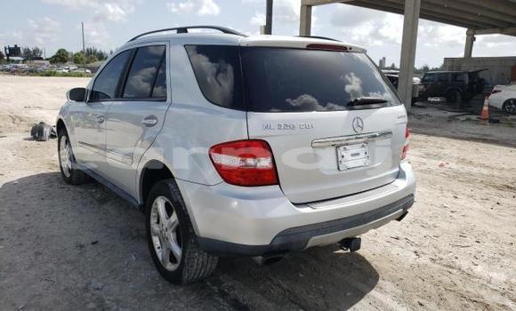 Acheter Neuf Voiture Mercedes-Benz ML–Class Gris à Badagry, État de Lagos Acheter Neuf Voiture Mercedes-Benz ML–Class Gris à Badagry, État de Lagos