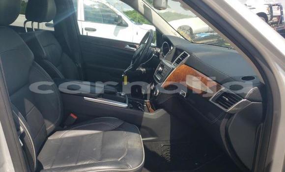 Acheter Neuf Voiture Mercedes-Benz ML–Class Gris à Badagry, État de Lagos Acheter Neuf Voiture Mercedes-Benz ML–Class Gris à Badagry, État de Lagos