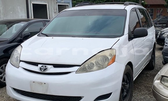Buy Used Toyota Sienna White Car in Lagos in Lagos State