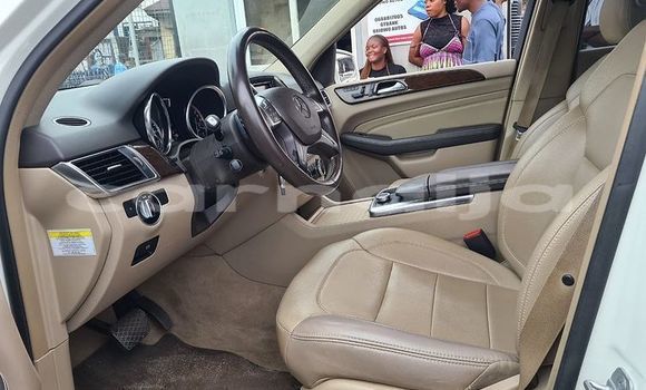 Acheter Import Voiture Mercedes-Benz ML–Class Blanc à Lagos, État de Lagos Acheter Import Voiture Mercedes-Benz ML–Class Blanc à Lagos, État de Lagos