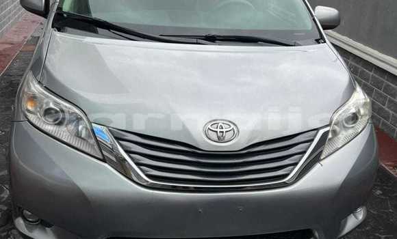 Buy Used Toyota Sienna Silver Car in Lagos in Lagos State