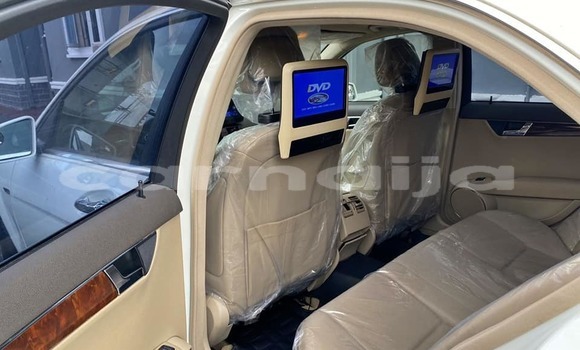 Acheter Occasion Voiture Mercedes-Benz C–Class Blanc à Lagos, État de Lagos Acheter Occasion Voiture Mercedes-Benz C–Class Blanc à Lagos, État de Lagos