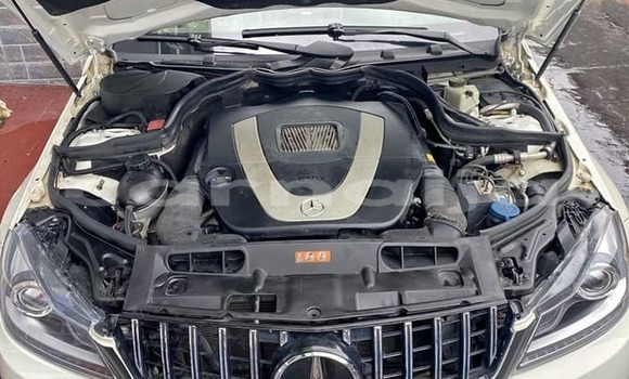 Acheter Occasion Voiture Mercedes-Benz C–Class Blanc à Lagos, État de Lagos Acheter Occasion Voiture Mercedes-Benz C–Class Blanc à Lagos, État de Lagos