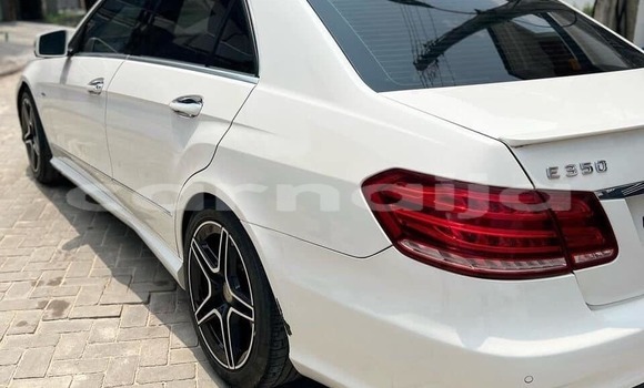 Acheter Occasion Voiture Mercedes-Benz E-klasse Blanc à Lagos, État de Lagos Acheter Occasion Voiture Mercedes-Benz E-klasse Blanc à Lagos, État de Lagos