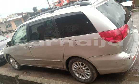 Buy Used Toyota Sienna Silver Car in Aba in Abia State