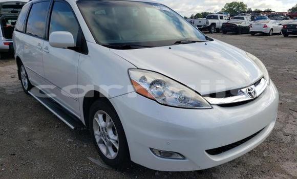 Buy New Toyota Sienna White Car in Badagry in Lagos State
