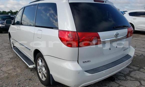 Buy New Toyota Sienna White Car in Badagry in Lagos State Buy New Toyota Sienna White Car in Badagry in Lagos State