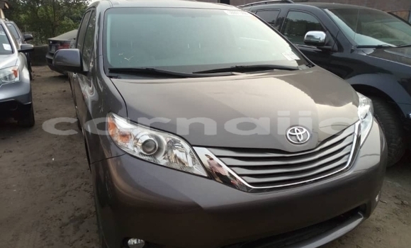 Acheter Neuf Voiture Toyota Sienna Gris à Abakaliki, État d'Ebonyi Acheter Neuf Voiture Toyota Sienna Gris à Abakaliki, État d'Ebonyi