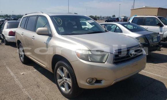 Buy New Toyota Highlander Silver Car in Arochukwu in Abia State Buy New Toyota Highlander Silver Car in Arochukwu in Abia State