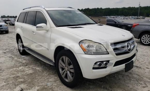 Acheter Neuf Voiture Mercedes-Benz ML–Class Beige à Lagos, État de Lagos Acheter Neuf Voiture Mercedes-Benz ML–Class Beige à Lagos, État de Lagos