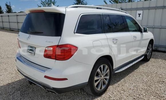 Buy New Mercedes-Benz ML–Class White Car in Ahoada in Rivers State Buy New Mercedes-Benz ML–Class White Car in Ahoada in Rivers State