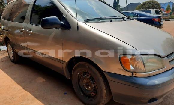 Buy Used Toyota Sienna Silver Car in Onitsha in Anambra State Buy Used Toyota Sienna Silver Car in Onitsha in Anambra State