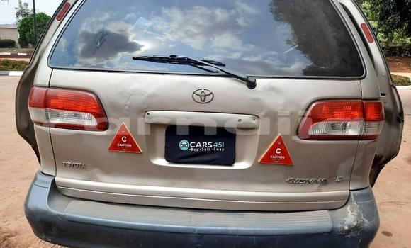 Buy Used Toyota Sienna Silver Car in Onitsha in Anambra State Buy Used Toyota Sienna Silver Car in Onitsha in Anambra State