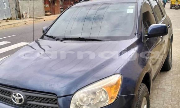 Acheter Occasion Voiture Toyota RAV4 Bleu à Lagos, État de Lagos